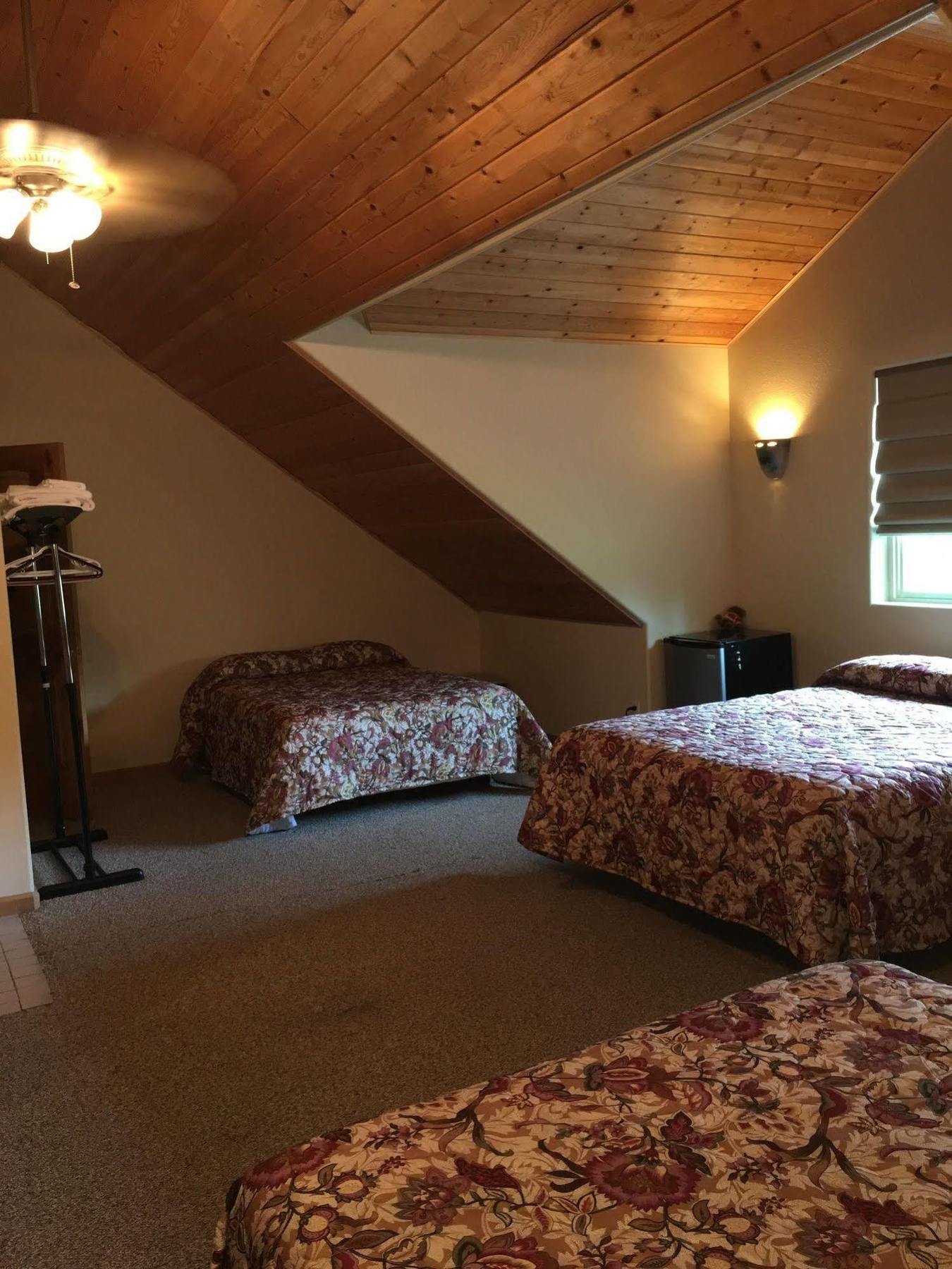 Twin Peaks Lodge And Rv Park Seward Exterior foto